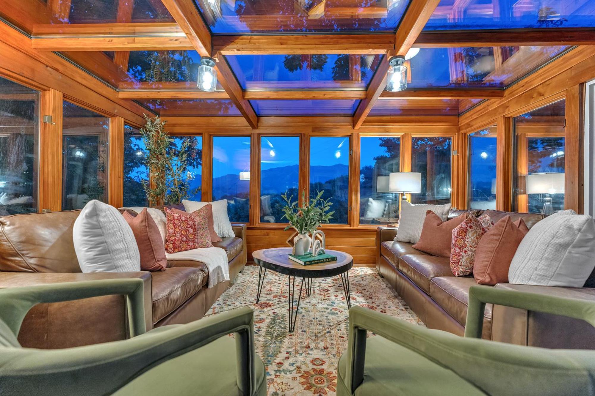 Family Chalet With Sauna, Hottub, Heavenly Views! Mins To Downtown! Gatlinburg Εξωτερικό φωτογραφία