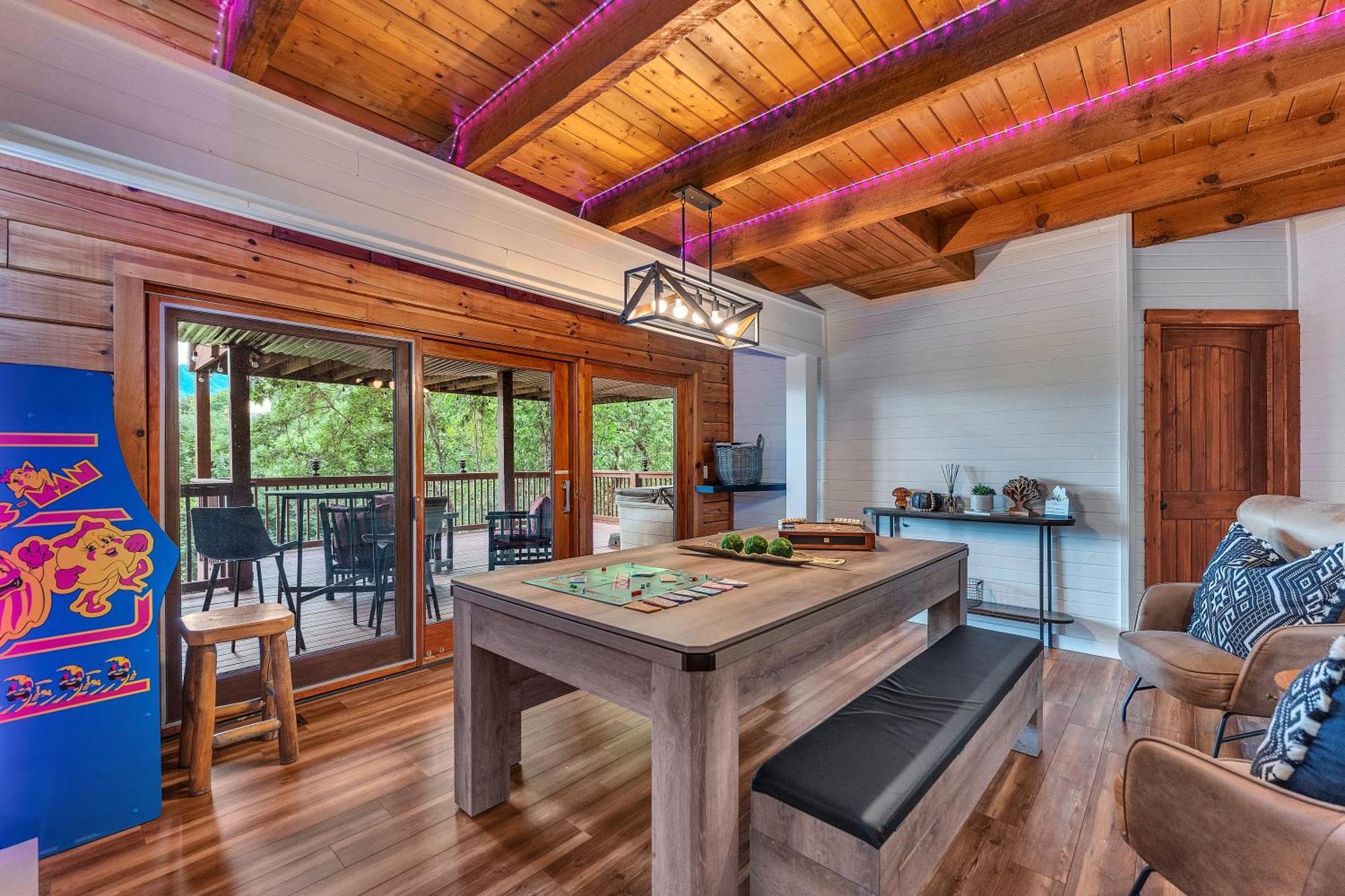 Family Chalet With Sauna, Hottub, Heavenly Views! Mins To Downtown! Gatlinburg Εξωτερικό φωτογραφία