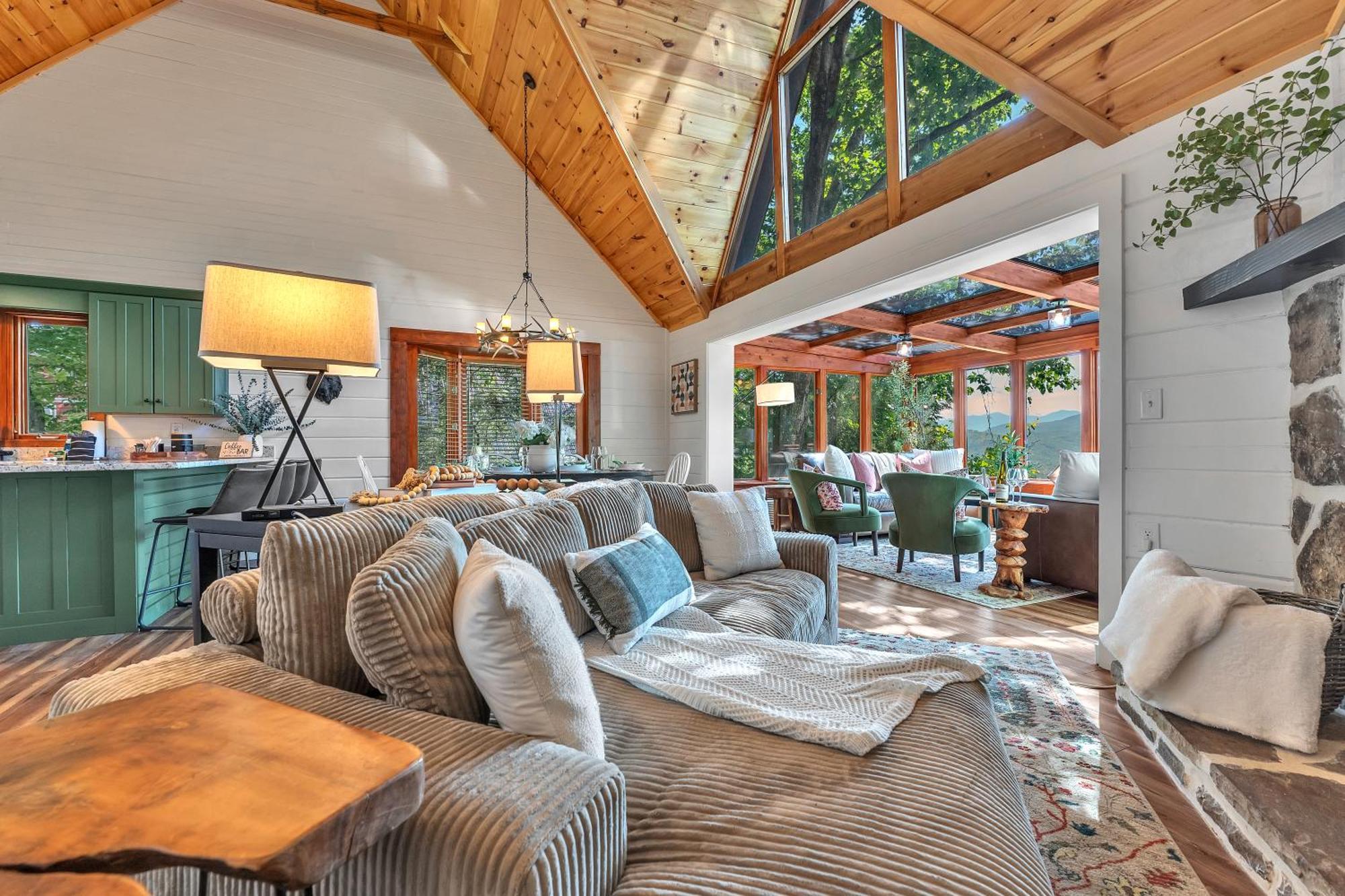 Family Chalet With Sauna, Hottub, Heavenly Views! Mins To Downtown! Gatlinburg Εξωτερικό φωτογραφία