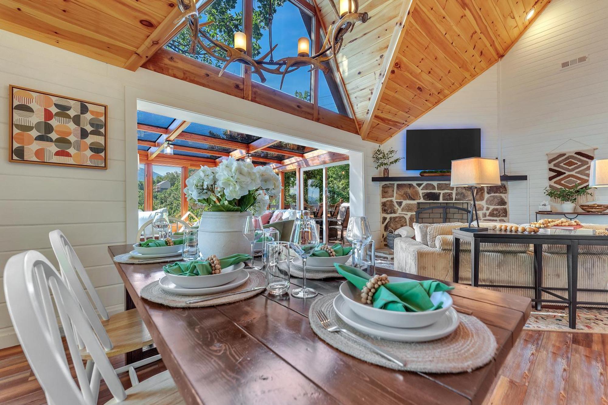 Family Chalet With Sauna, Hottub, Heavenly Views! Mins To Downtown! Gatlinburg Εξωτερικό φωτογραφία