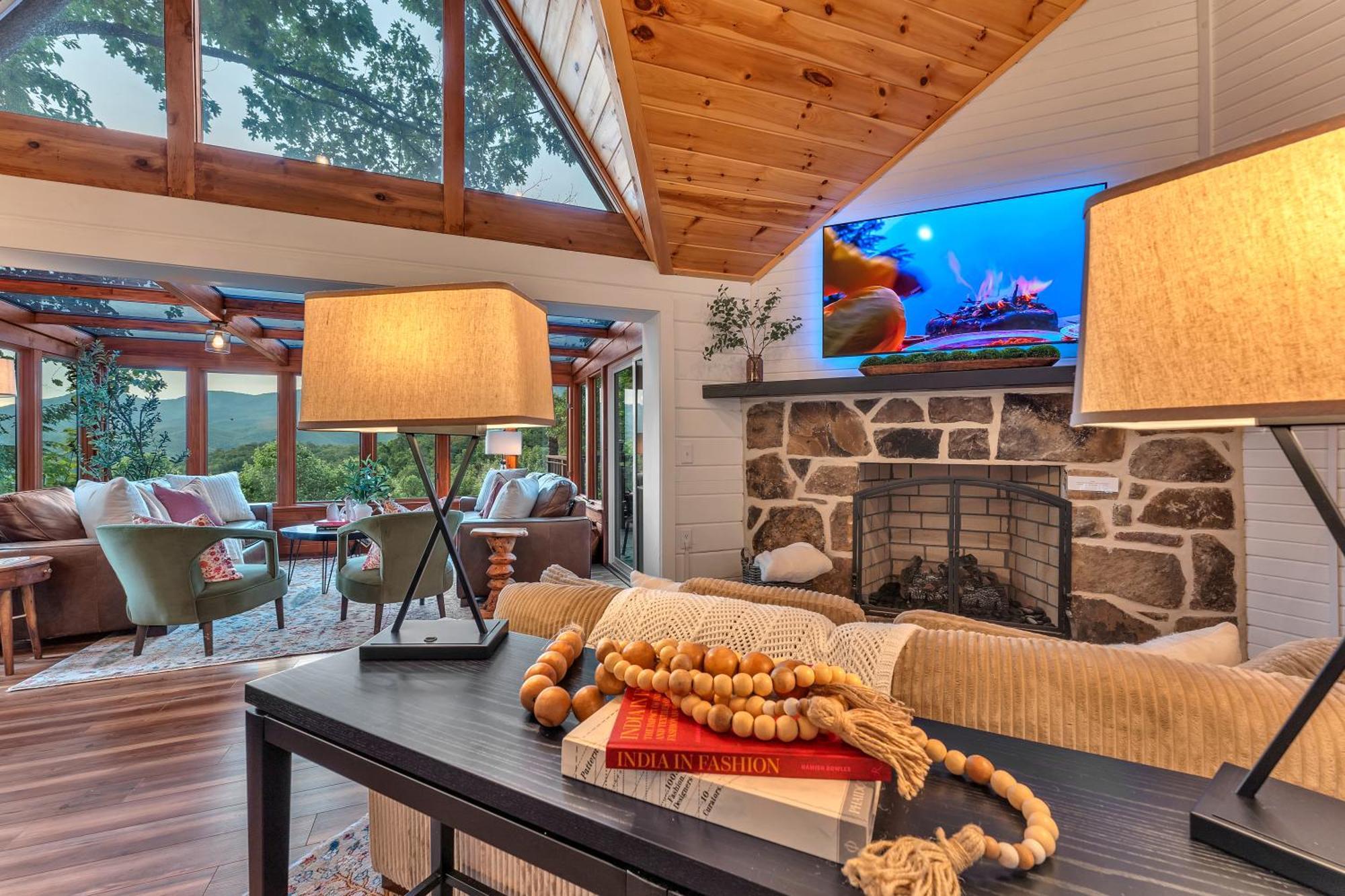 Family Chalet With Sauna, Hottub, Heavenly Views! Mins To Downtown! Gatlinburg Εξωτερικό φωτογραφία