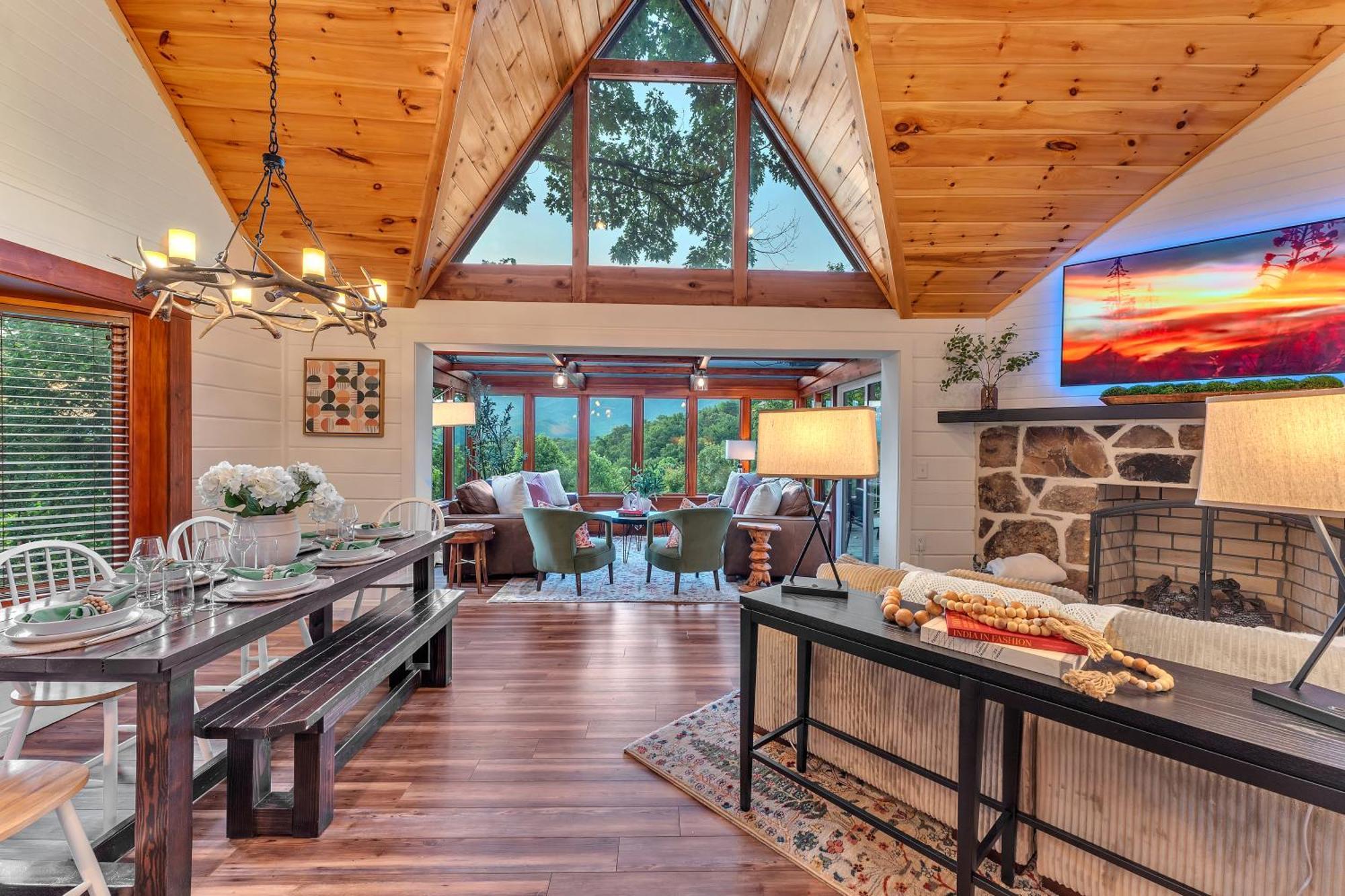 Family Chalet With Sauna, Hottub, Heavenly Views! Mins To Downtown! Gatlinburg Εξωτερικό φωτογραφία